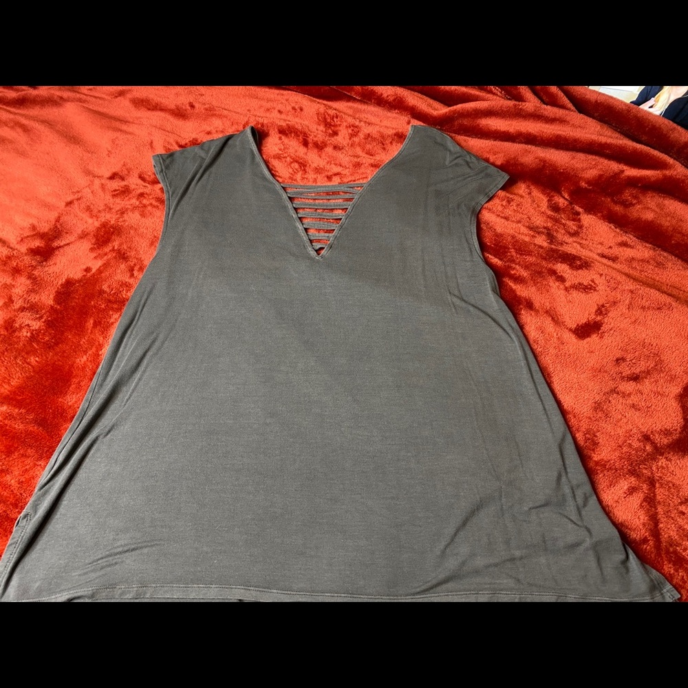 Gray American Eagle low cut top sleeveless
